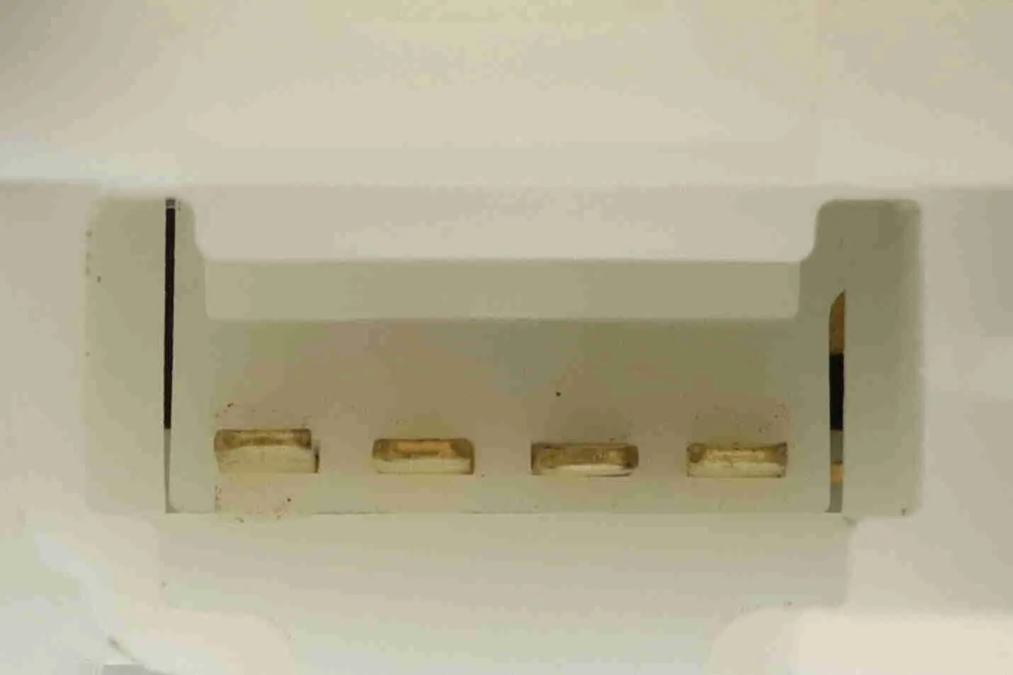 CERRADURA DE LA PUERTA DEL MALETERO